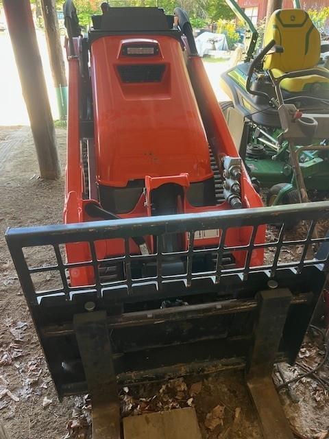 Image of Kubota SCL1000 equipment image 2