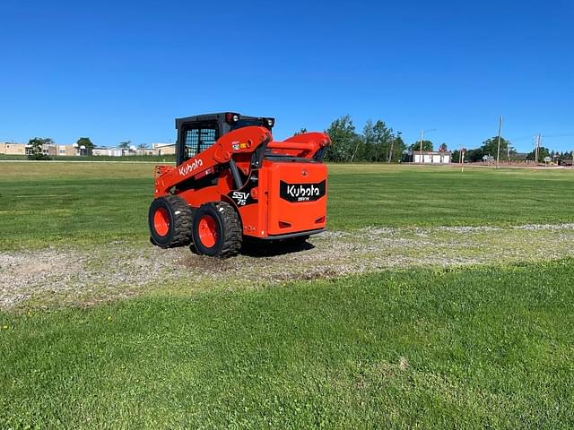 Image of Kubota SSV75 equipment image 2