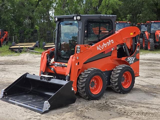 Image of Kubota SSV65 equipment image 1