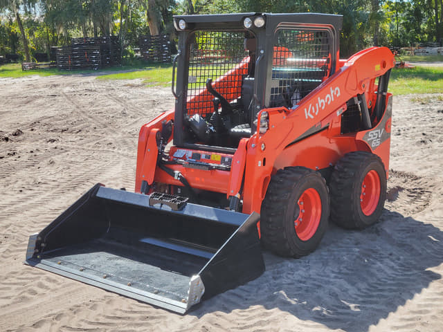 Image of Kubota SSV65 equipment image 1