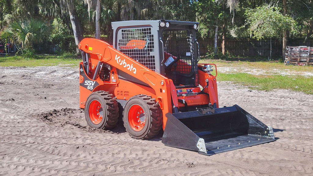 Image of Kubota SSV65 Primary image