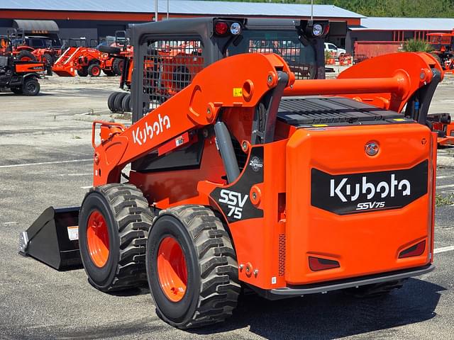 Image of Kubota SSV75 equipment image 3