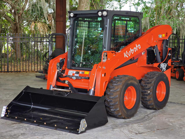 Image of Kubota SSV75 equipment image 1