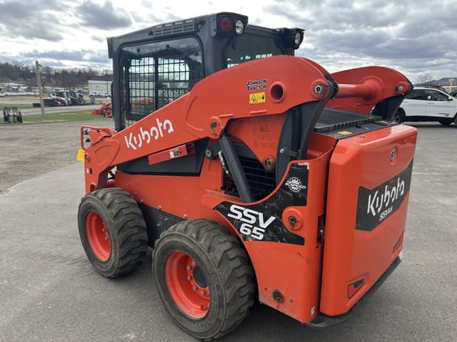 Image of Kubota SSV65PHFC equipment image 3