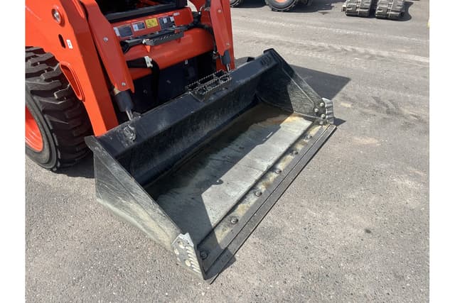 Image of Kubota SSV65 equipment image 2