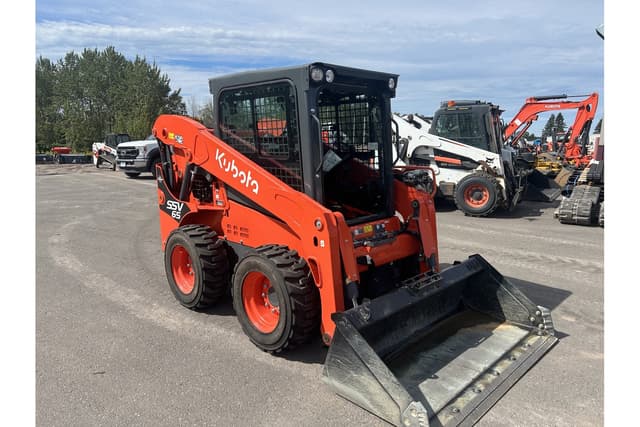 Image of Kubota SSV65 equipment image 1