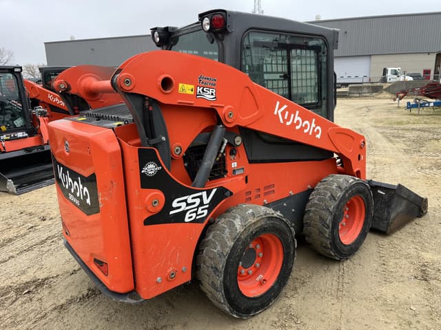 Image of Kubota SSV65 equipment image 3