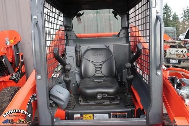 Image of Kubota SSV65 equipment image 4