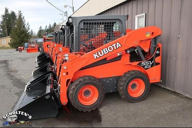 Image of Kubota SSV65 equipment image 2