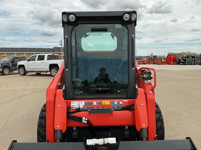 Image of Kubota SSV65 equipment image 4