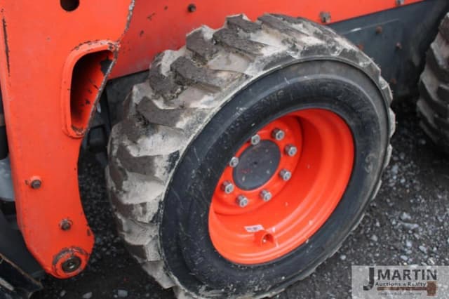 Image of Kubota SSV65 equipment image 4