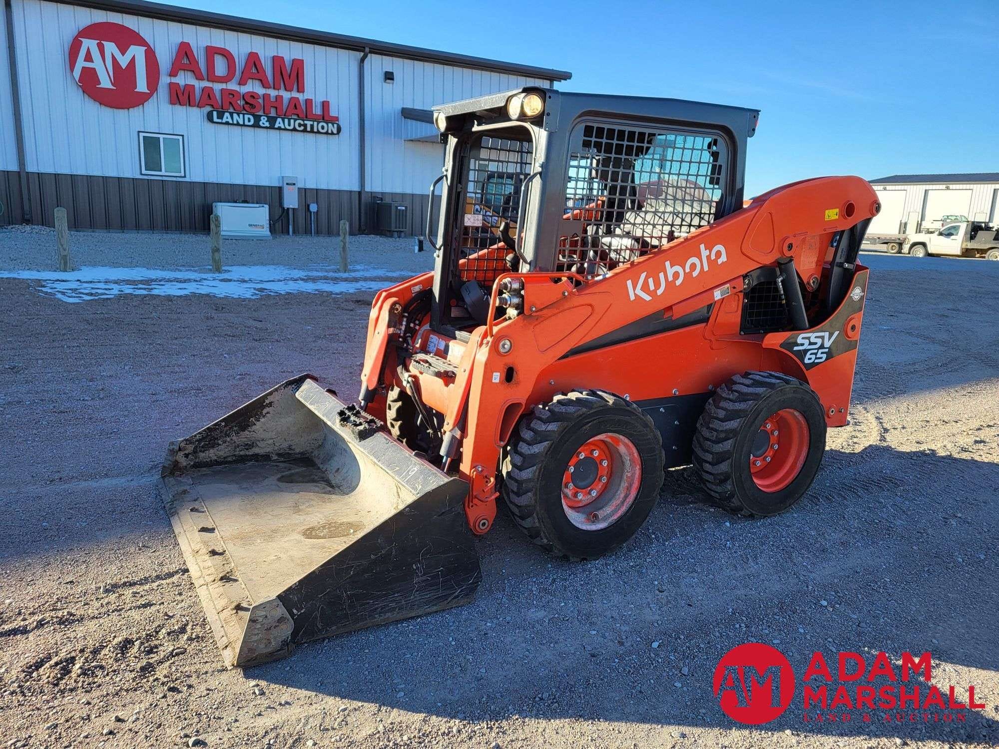 2024 Kubota SSV65 Equipment Image0