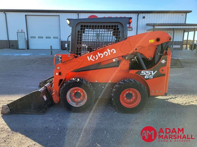 Image of Kubota SSV65 equipment image 2