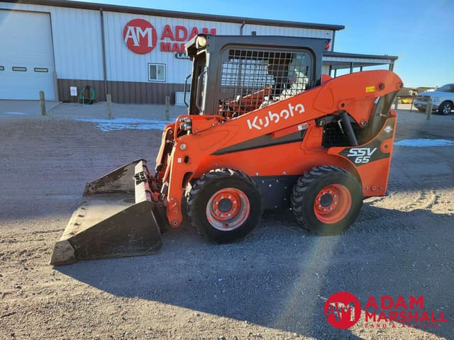 Image of Kubota SSV65 equipment image 1