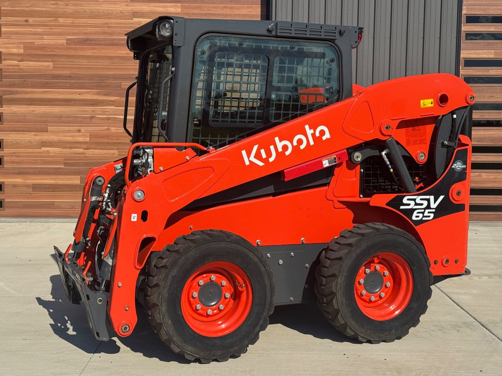 2024 Kubota SSV65 Equipment Image0