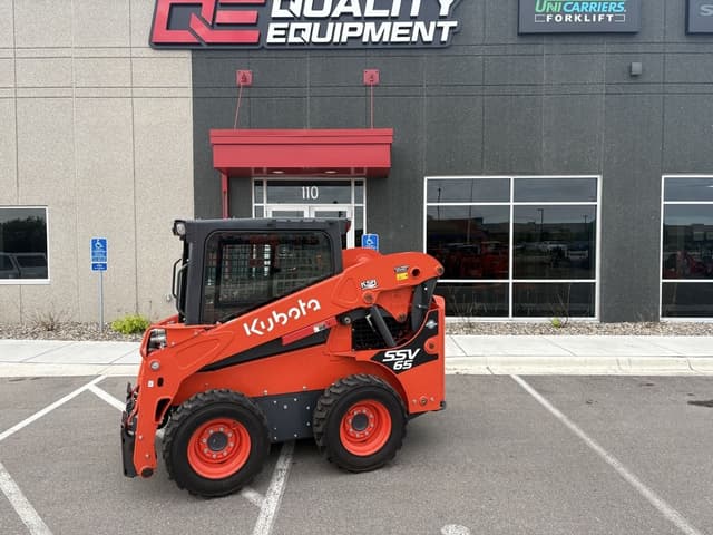 Image of Kubota SSV65HC equipment image 3