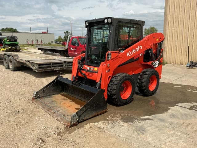 Image of Kubota SSV65PHC equipment image 2