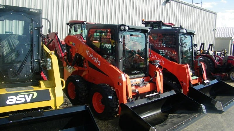 2024 Kubota SSV65 Equipment Image0
