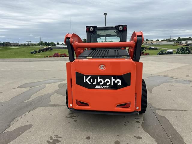 Image of Kubota SSV75 equipment image 3