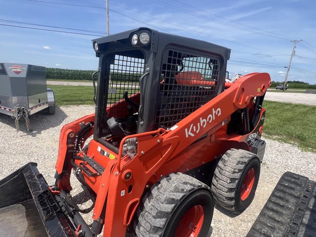 Image of Kubota SSV75 equipment image 2