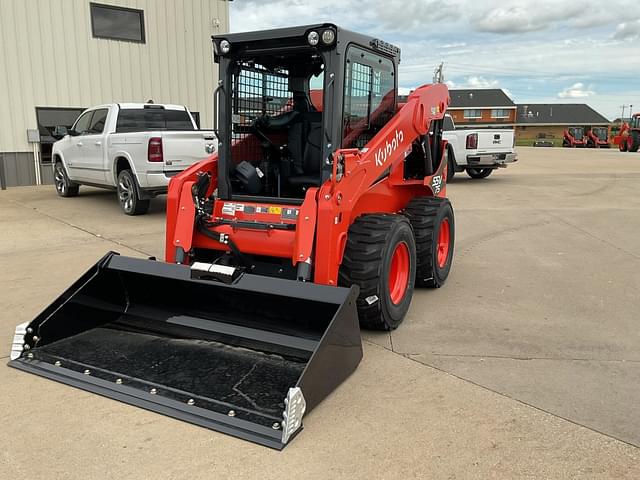 Image of Kubota SSV75 equipment image 1