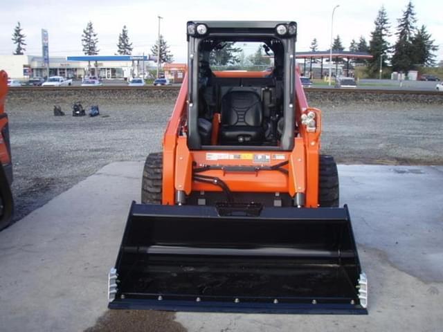 Image of Kubota SSV75 equipment image 2