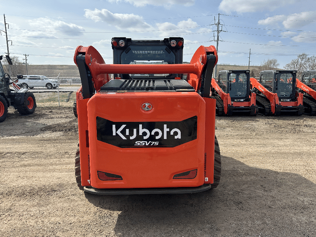 Image of Kubota SSV75HC equipment image 3