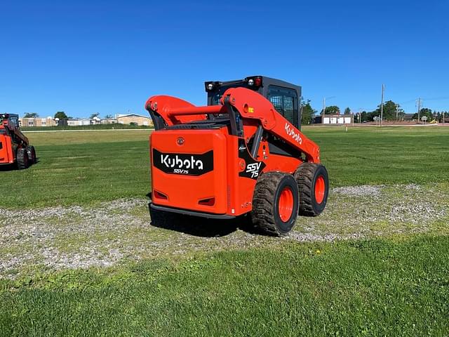 Image of Kubota SSV75 equipment image 4