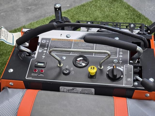 Image of Kubota SZ26-52 equipment image 4