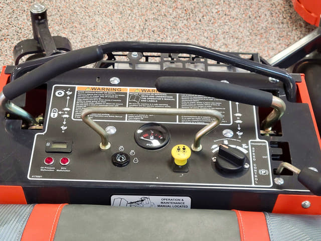 Image of Kubota SZ26NC-61-2 equipment image 4