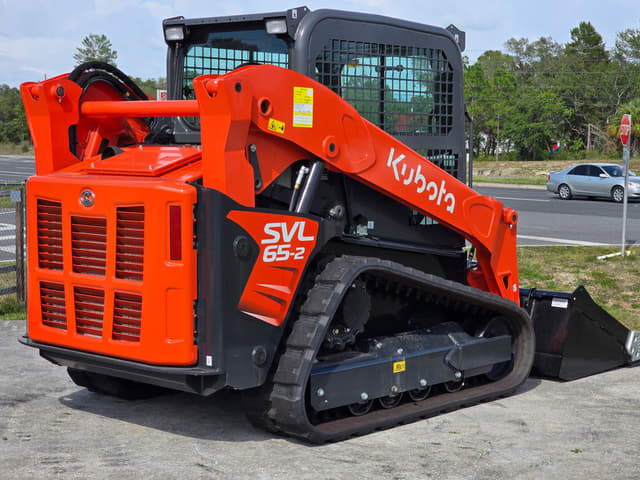 Image of Kubota SVL65-2 equipment image 2