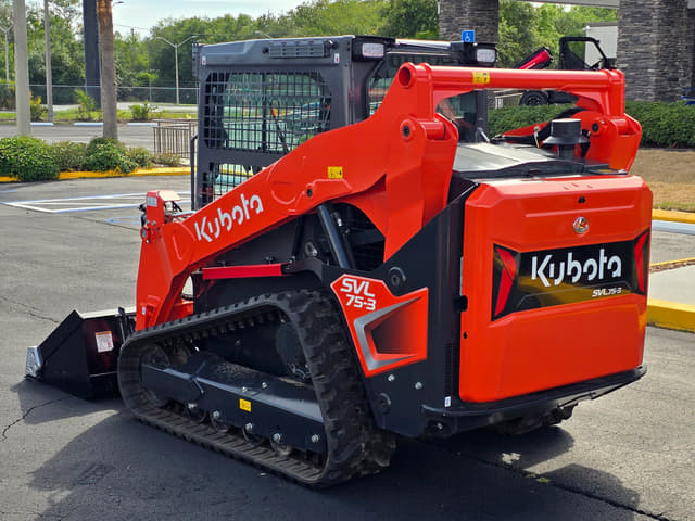 Image of Kubota SVL75-3 equipment image 3