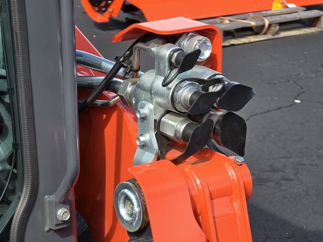 Image of Kubota SVL75-3 equipment image 4