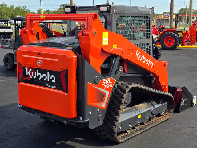Image of Kubota SVL75-3 equipment image 2
