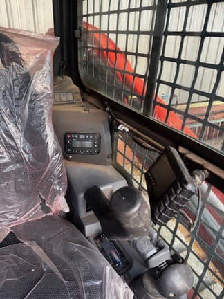 Image of Kubota SVL65-2 equipment image 4