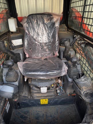 Image of Kubota SVL65-2 equipment image 2