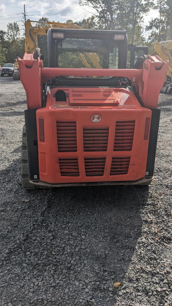 Image of Kubota SVL65-2 equipment image 2