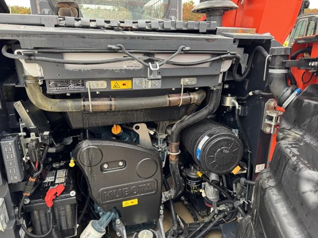 Image of Kubota SVL75-3 equipment image 4