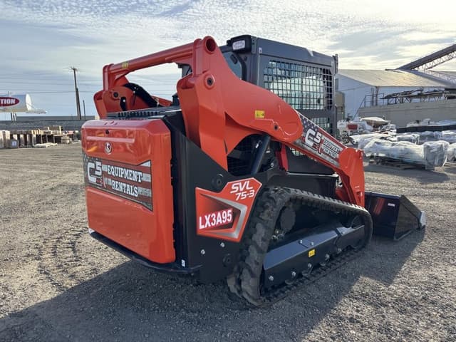 Image of Kubota SVL75-3 equipment image 2
