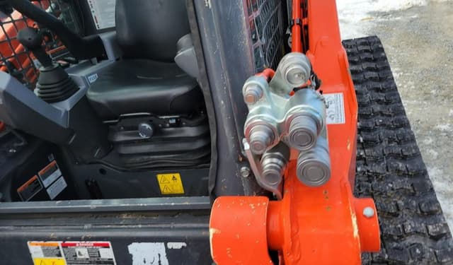 Image of Kubota SVL97-2 equipment image 2