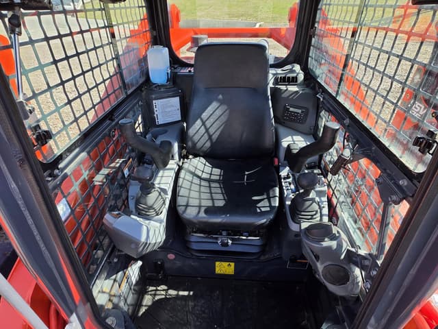 Image of Kubota SVL97-2 equipment image 4