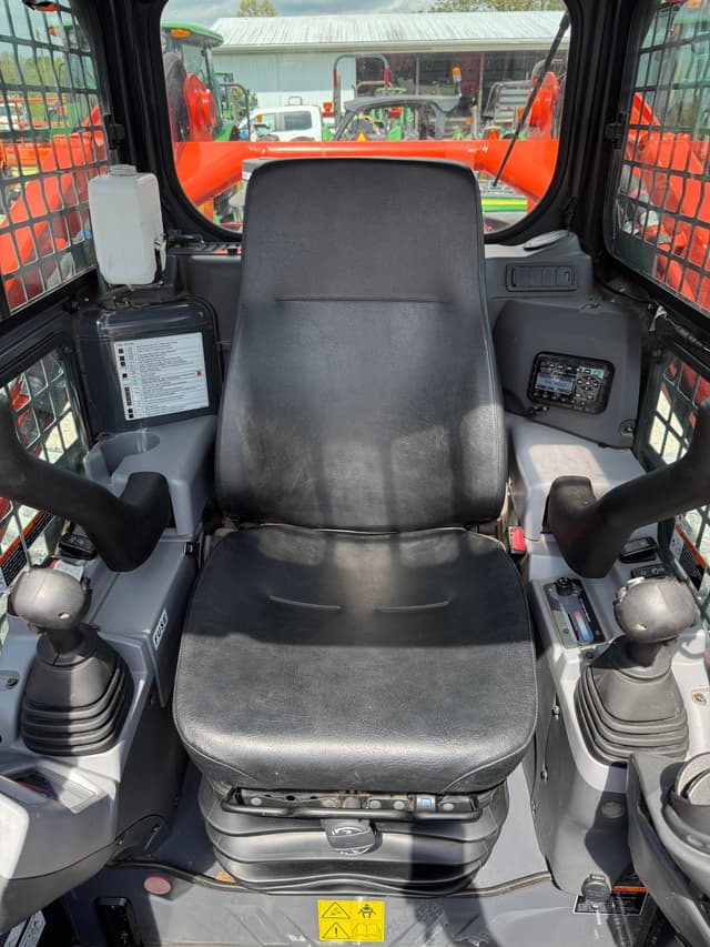 Image of Kubota SVL97-2 equipment image 4