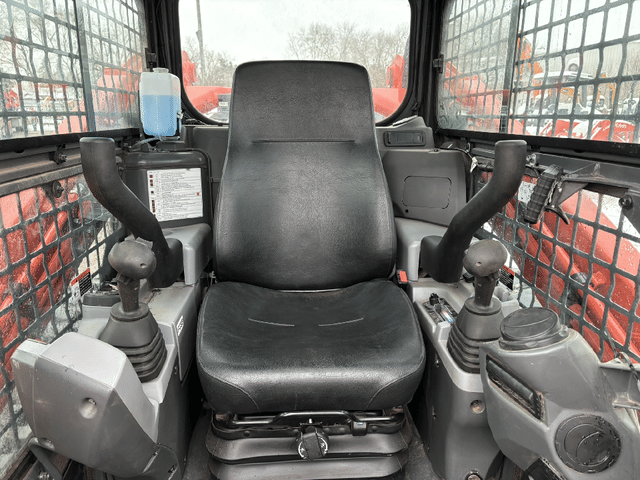 Image of Kubota SVL97-2 equipment image 4
