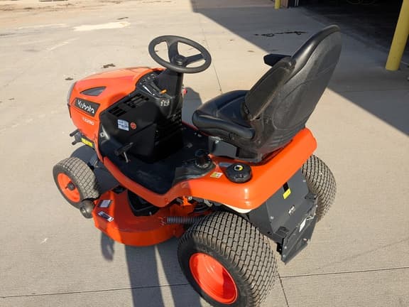 Image of Kubota T2290 equipment image 2