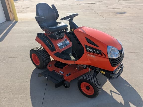 Image of Kubota T2290 equipment image 4