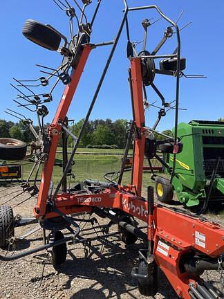 Image of Kubota TE6576CD equipment image 4