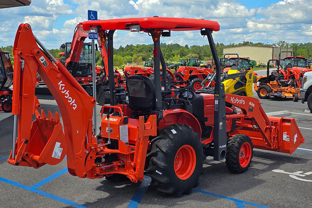 Image of Kubota B26 equipment image 4