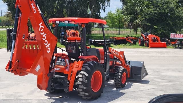 Image of Kubota M62 equipment image 3