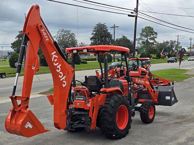 Image of Kubota M62 equipment image 2