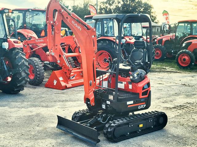 Image of Kubota U17 equipment image 2